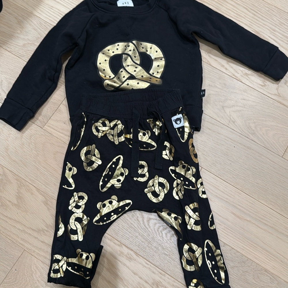 HuxBaby Black Gold Pretzel Set 3